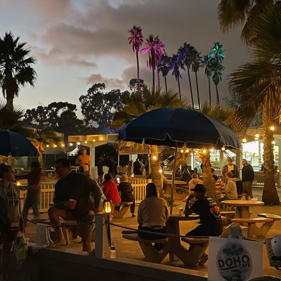 Night scene at Doho Cafe